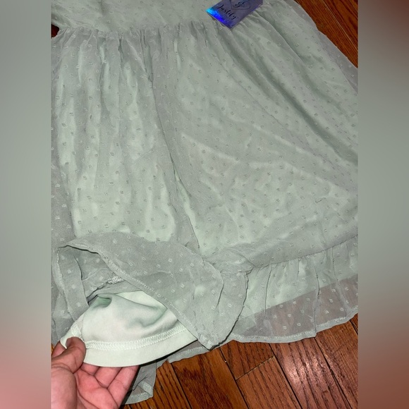 Justify mini Dress in Soft Green - Picture 6 of 11